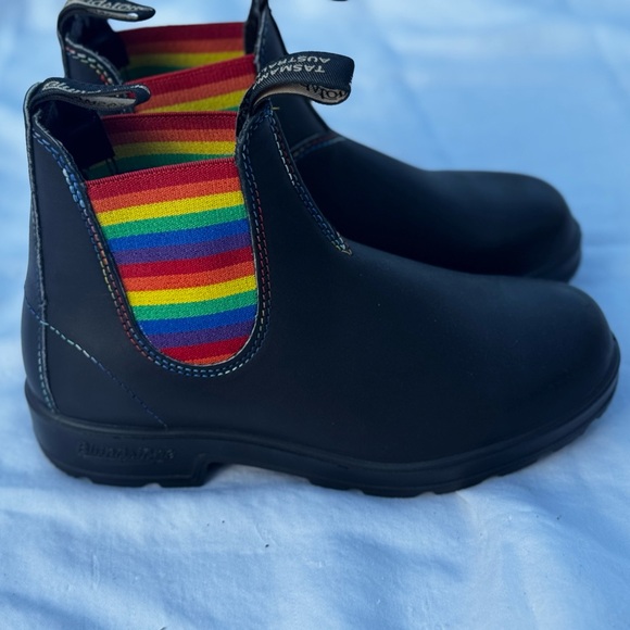 Blundstone 2105 Women’s Chelsea Boots - Rainbow Pride and Rainbow 7.5 US 4.5 AU - Picture 2 of 7